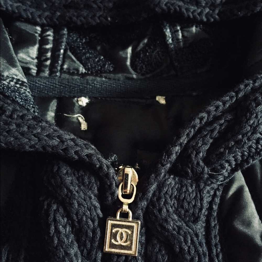 *****SOLD***** Chanel jacket - Picture 3 of 5